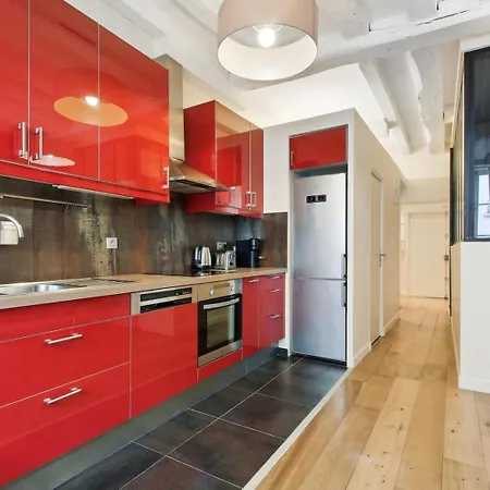 256 Rosiers - Superb In Paris. *