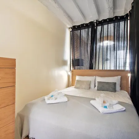 Apartment 256 Rosiers - Superb In Paris. *